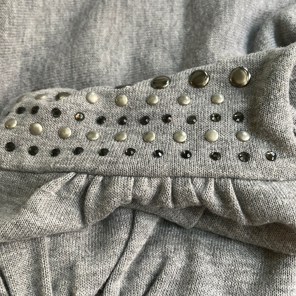 Cute xs top with beaded detail on shoulders